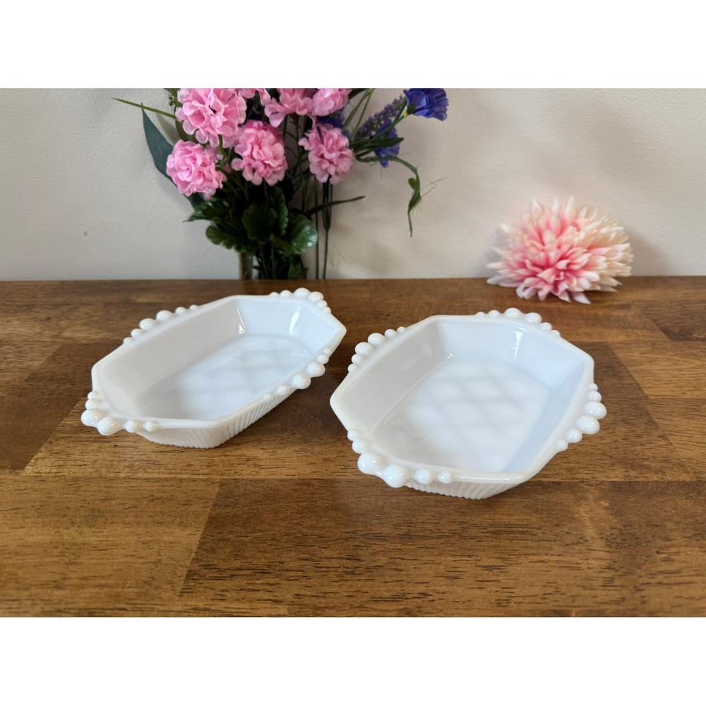 Vintage Milk Glass Dishes‎ Set of 2 – Bubble Edge Diamond Base Design